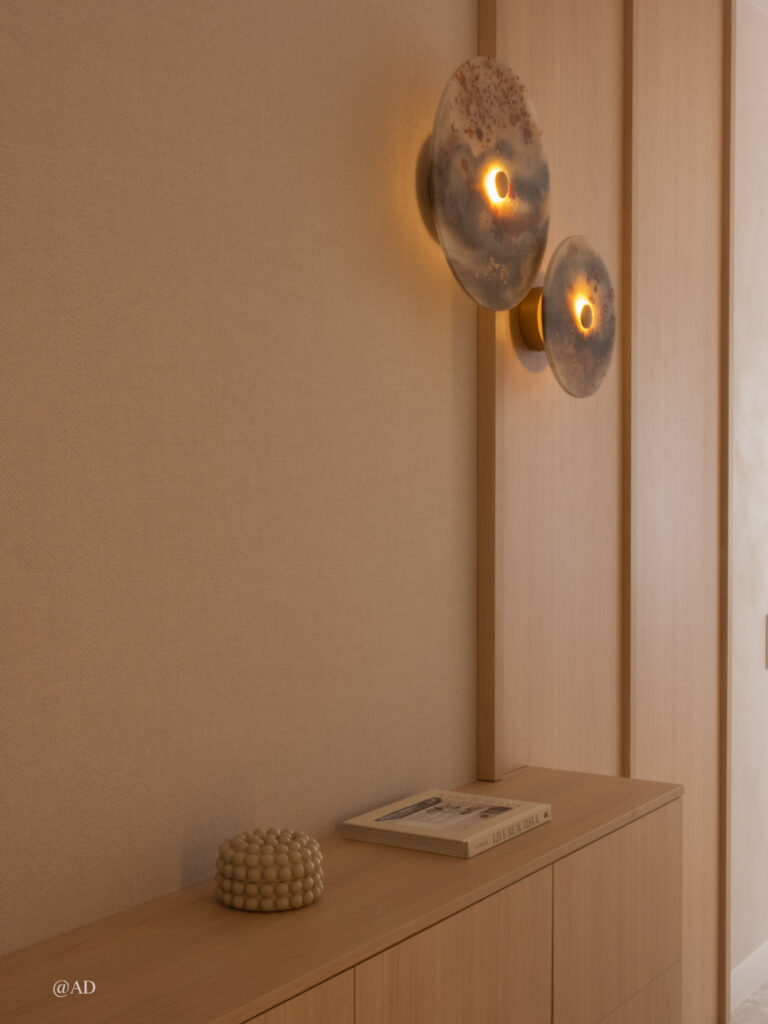 Kinkiet Migaloo Home z bursztynem – transparentna lampa dekoracyjna